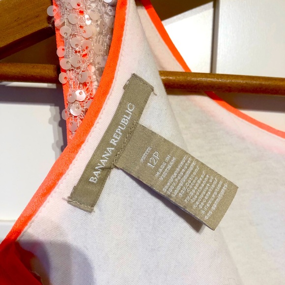 🌟Sold🌟Banana Republic sequins sleeveless top - Picture 3 of 3